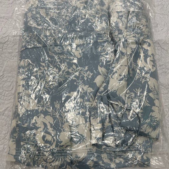 Reformation Frankie Silk Dress in Porcelain - Picture 12 of 15